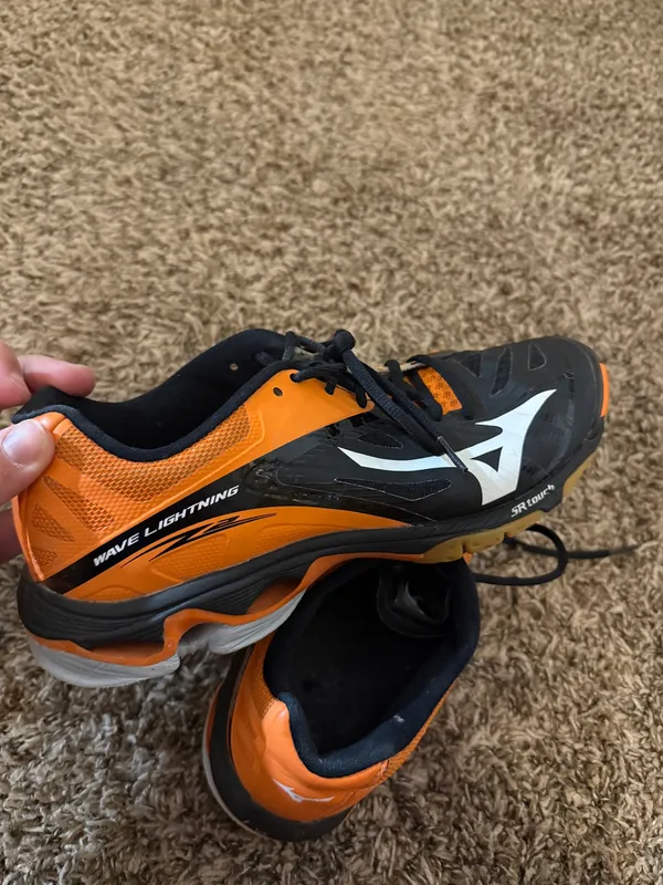 Mizuno Wave Lightning Volleyball Shoes Orange Black - Image 8
