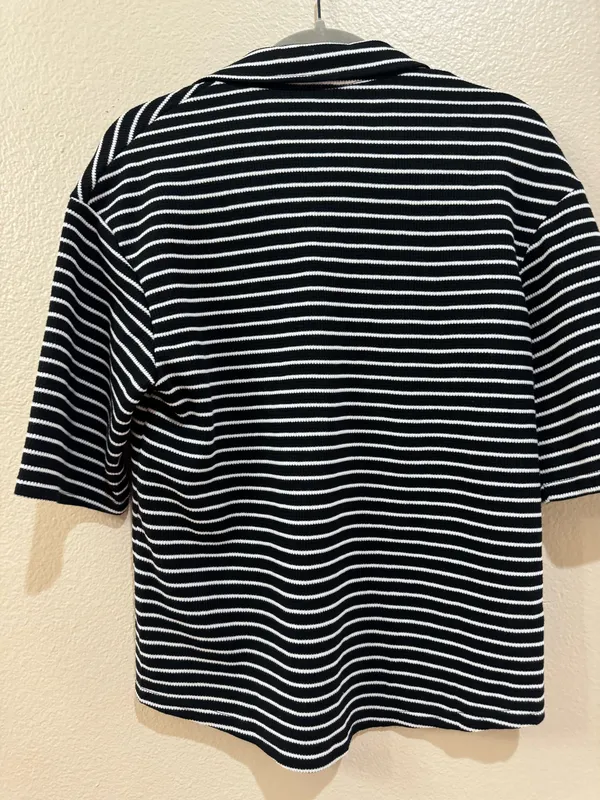 Striped Ribbed Button - Image 2
