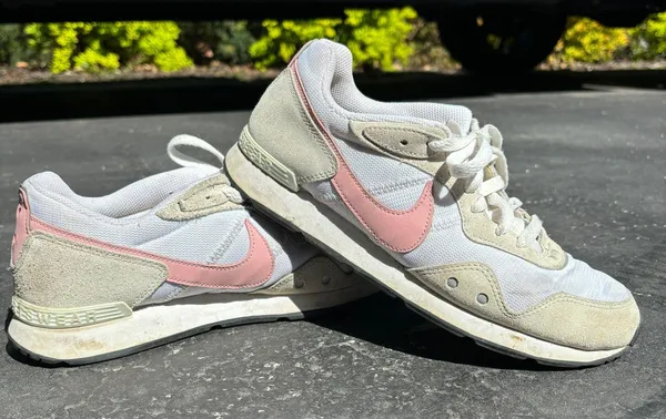 Nike Shoes Size 9.5 - Image 3