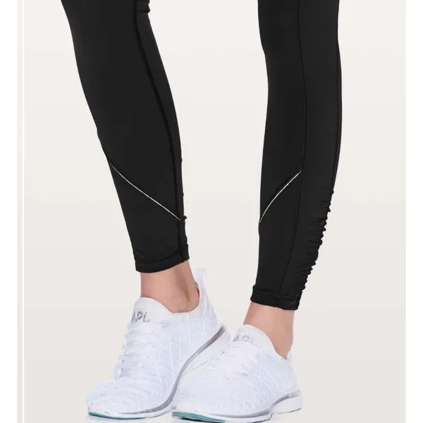 Lululemon Rain - Image 8