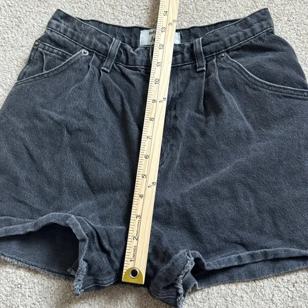 Reformation Isabelle Pleated Short Size 25 Black Denim High Waisted Jean - Image 11