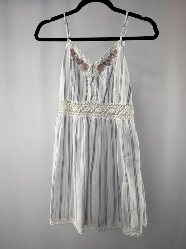Vintage Abercrombie & Fitch Cotton Floral Embroidery Mini‎ Dress White Blue - Image 4