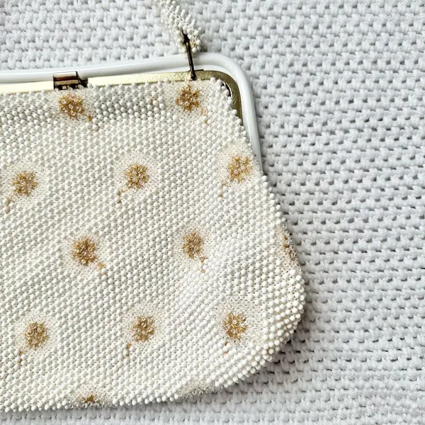 Vintage Corde Bead Bridal Snowflake Winter White Gold Clasp Top Handle Bag - Image 4