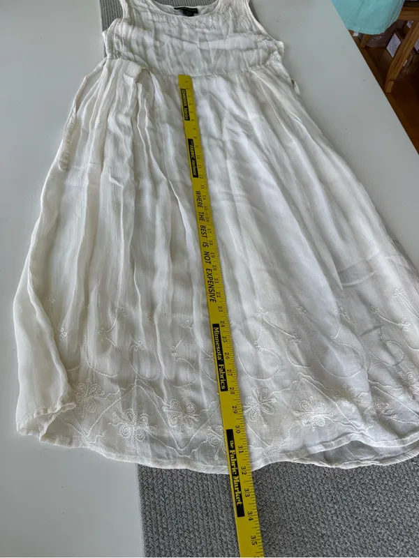 Vintage Diamond Dresses Ivory Floral Embroidered Tie Back Sleeveless Maxi Dress - Image 8
