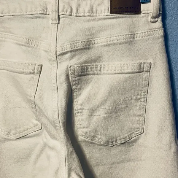 Size 4 American Eagle White Mom Straight Leg Stretch Jeans - Image 10