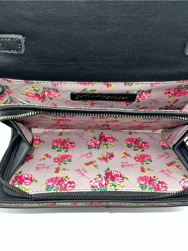 Betsey Johnson Black Vegan Leather Shoulder Bag organized Like a Wallet on Chain - Image 6