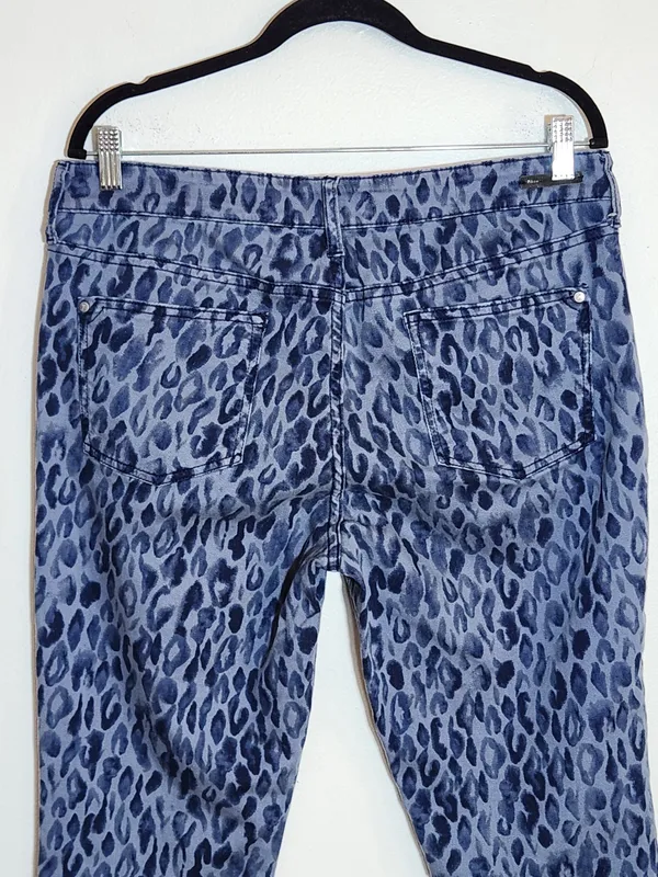 Pilcro Blue Leopard Print Mid-Rise Skinny Jeans Size 32/Size 14 - Image 6