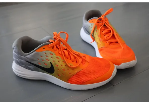 Neon Orange/Gray Nike 6.5y Lunarstelos Running Shoes - Image 3