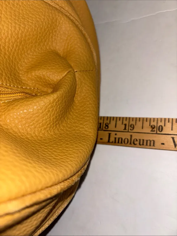 Estee Lauder Vintage Mustard Yellow Travel Bag Faux Leather..Overnight/Cosmetics - Image 9