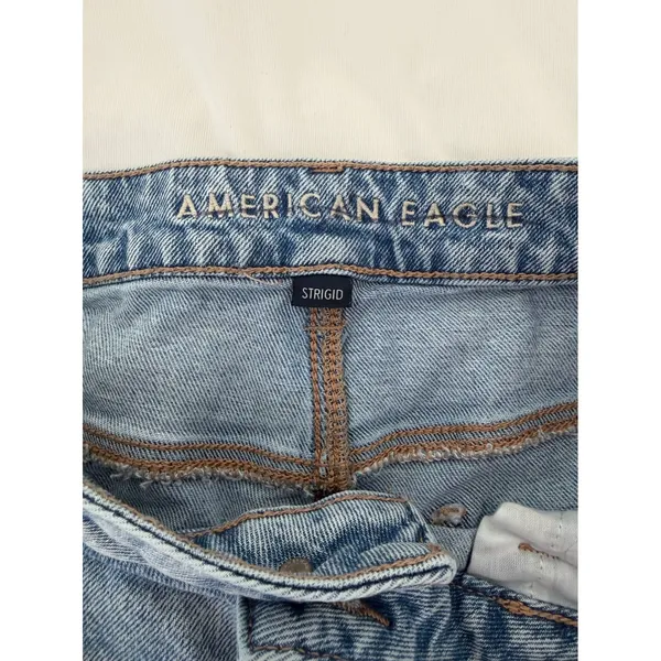 American Eagle Strigid Mom Jeans Light Wash High Rise Raw Hem Size 14‎ Regular - Image 3