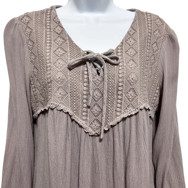 Maurices Women Boho Romantic Babydoll‎ Top M Taupe Lace Crochet Peasant Earthy - Image 5