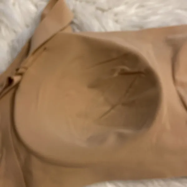 SKIMS Tan Seamless Bra with Molded Cups size M condition good - Image 7