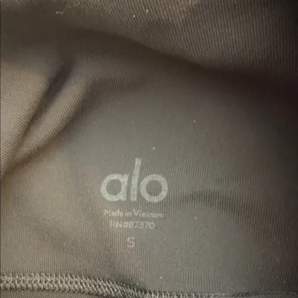 ALO Yoga Charcoal Leggings - Image 3