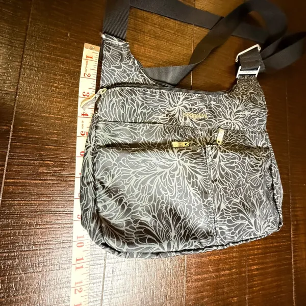 Baggallini‎ Everywhere Crossbody Bag Black Floral Nylon Travel Purse RFID Pouch - Image 8