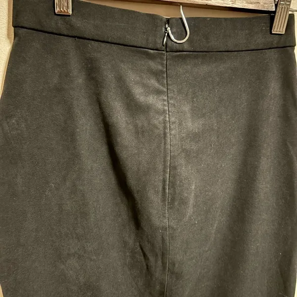 Wilfred Aritzia Vegan Suede Slit Lis Pencil Skirt Black- Size 0 - Image 9