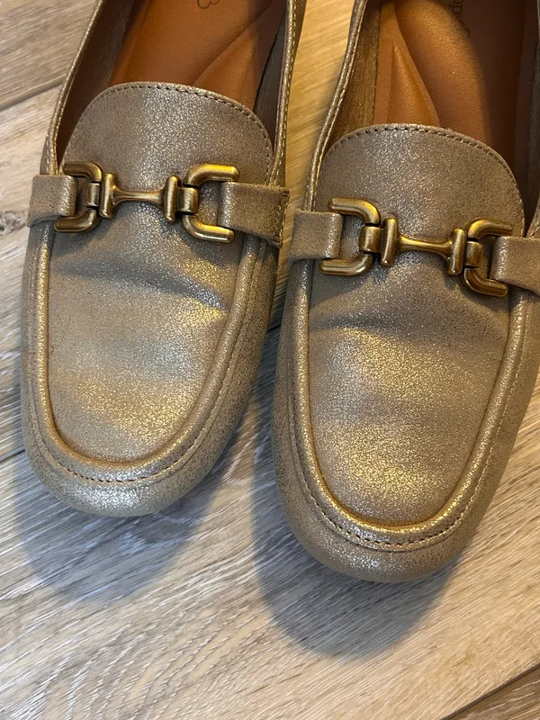 Baretraps Women’s Gold Flats - Image 2