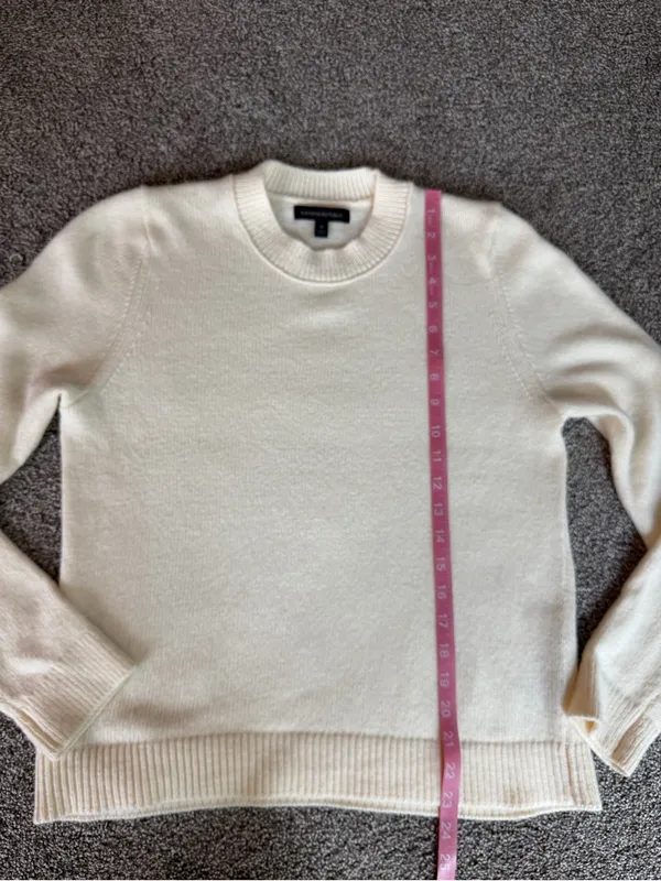 Banana Republic Women’s Cream Cotton Blend Crewneck Sweater Medium - Image 6