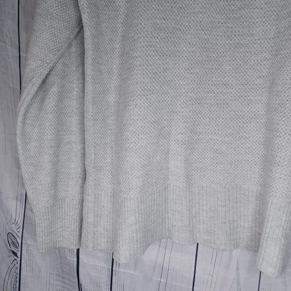 American Eagle Light Gray Cozy Minimalist Pullover Sweater - Image 10