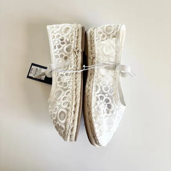 Universal Threads Celia White Floral Lace Mary Jane Espadrille Flats Women's 8.5 - Image 3