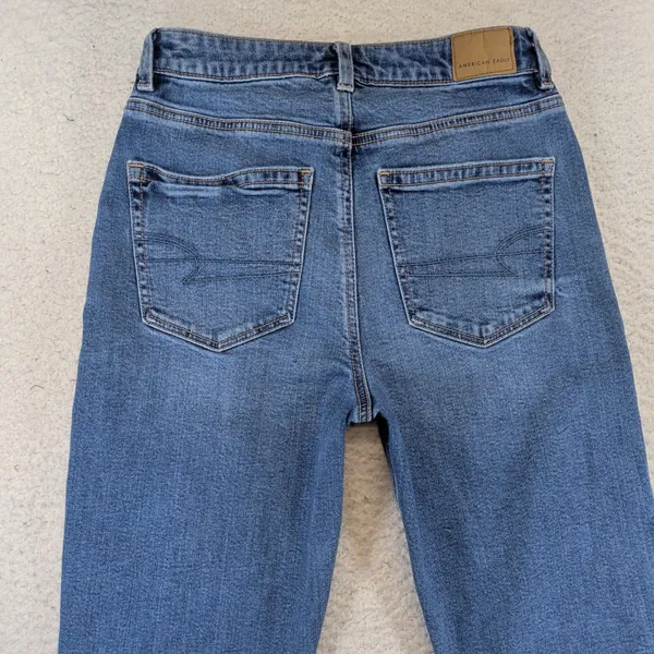 American Eagle Mom Jean Strigid Medium Wash Distressed‎ Raw Hem Womens 2 Short - Image 9