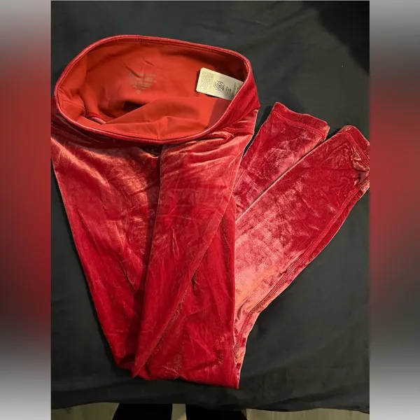 Athleta Women's Burgundy Leggings‎ - Image 4
