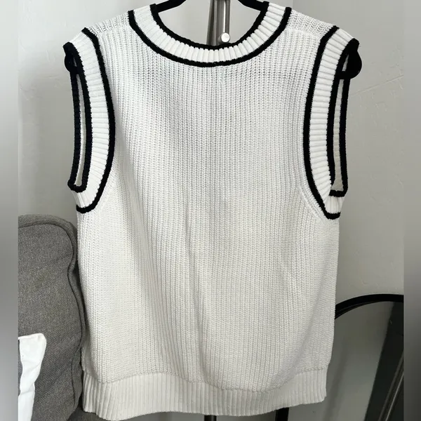 Evereve Chloe Knit Vest - Image 2