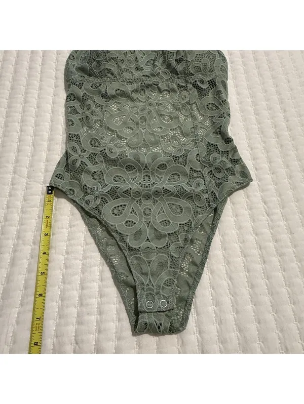 GILLY HICKS Small Green Lace Bodysuit Built In Bra Crochet Look Abercrombie - Image 10