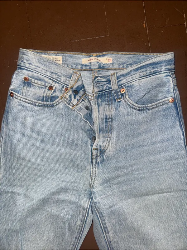 Levi’s Wedgie Straight Jeans - Image 2