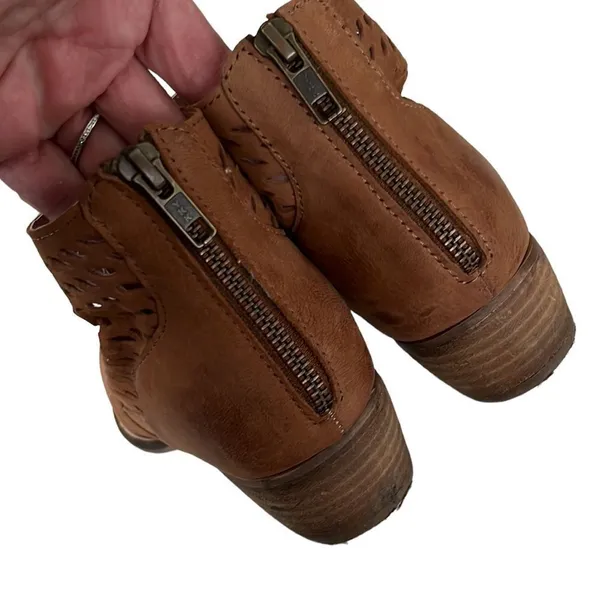 EUC Seychelles Leather Ankle Boots - Image 3