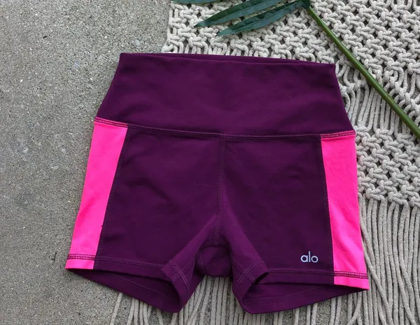Alo Shorts Size Small - Elevate High Waisted Booty Shorts - Image 4