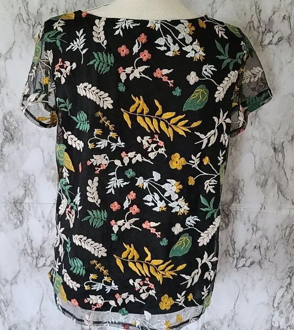 Ann Taylor Factory lace blouse size medium - Image 4