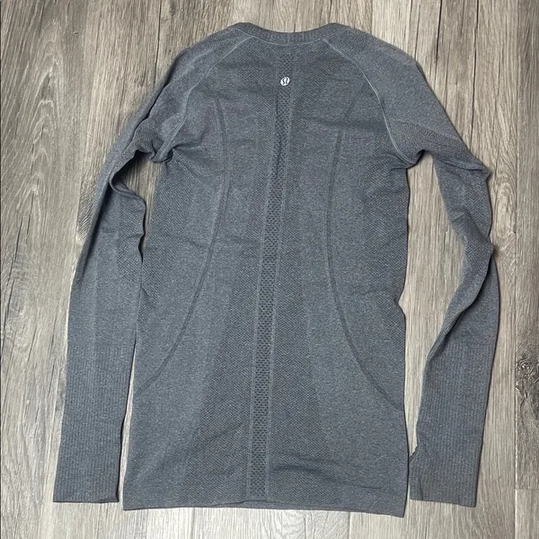 Lululemon Gray Long Sleeve Top - Image 3