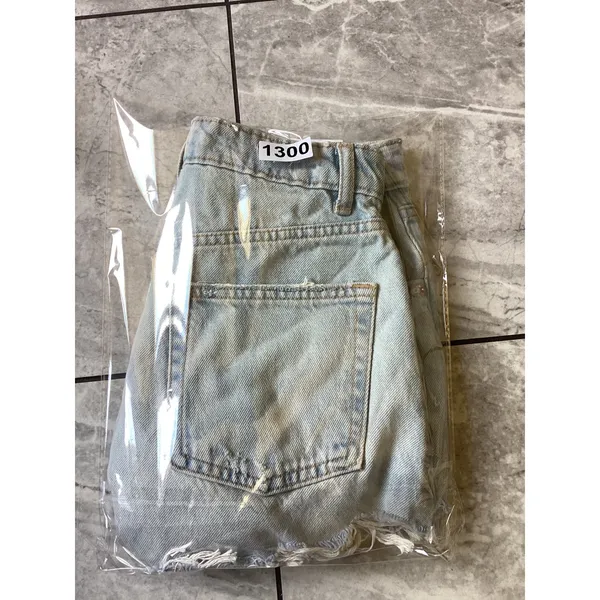 Zara High-Rise Curved Denim Shorts Light Wash Distressed Frayed Size 2 24 EU 34 - Image 9