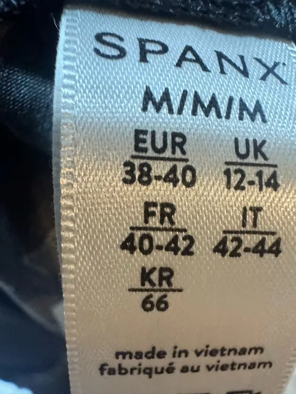 Spanx shorts - Image 3