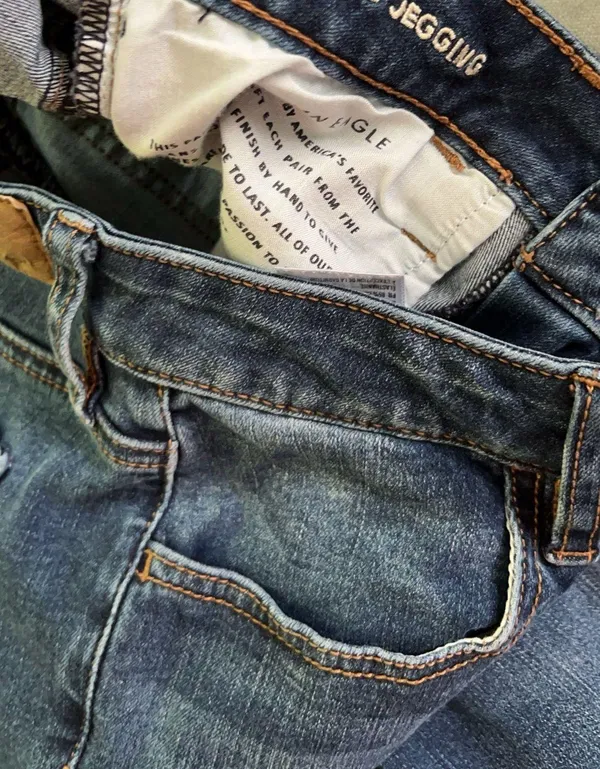 American Eagle Outfitters Skinnies - Image 4