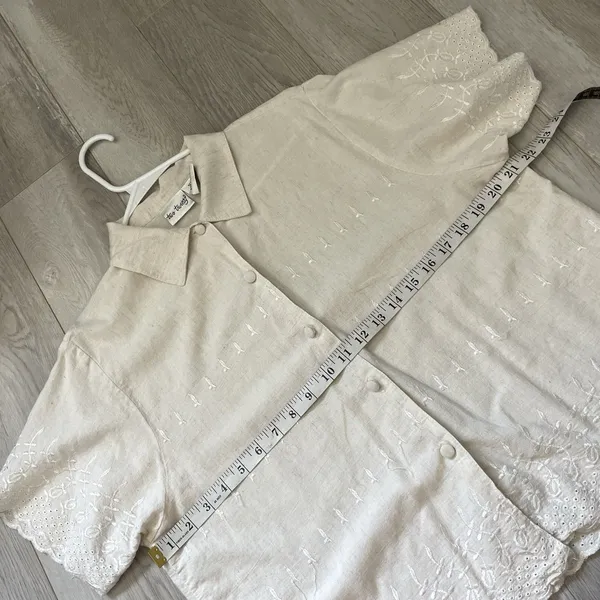 Vintage Embroidered Shirt short sleeve button up boxy crop womens Cream (medium) - Image 3