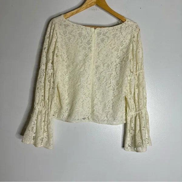 club monaco Small‎ Ivory Lace Bell Sleeve Blouse CP - Image 2