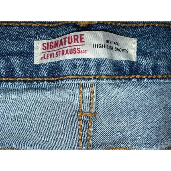 Levi’s Heritage High Rise Shorts Light Wash Cut Offs Size 20/W35 #771 - Image 2