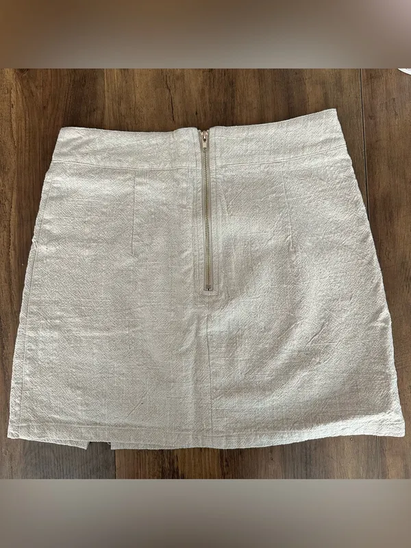 Lioness Linen Mini Skirt - Image 3