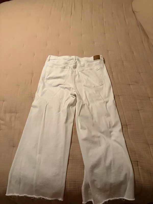 American Eagle Strigid Jeans in White  - Image 4