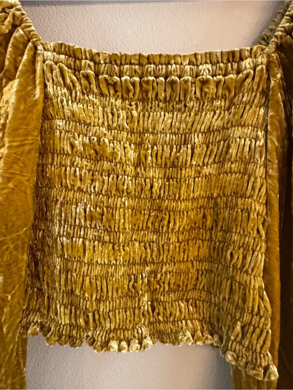 ANTHROPOLOGIE‎ Smocked Velvet Long-Sleeve Crop Top - Image 4