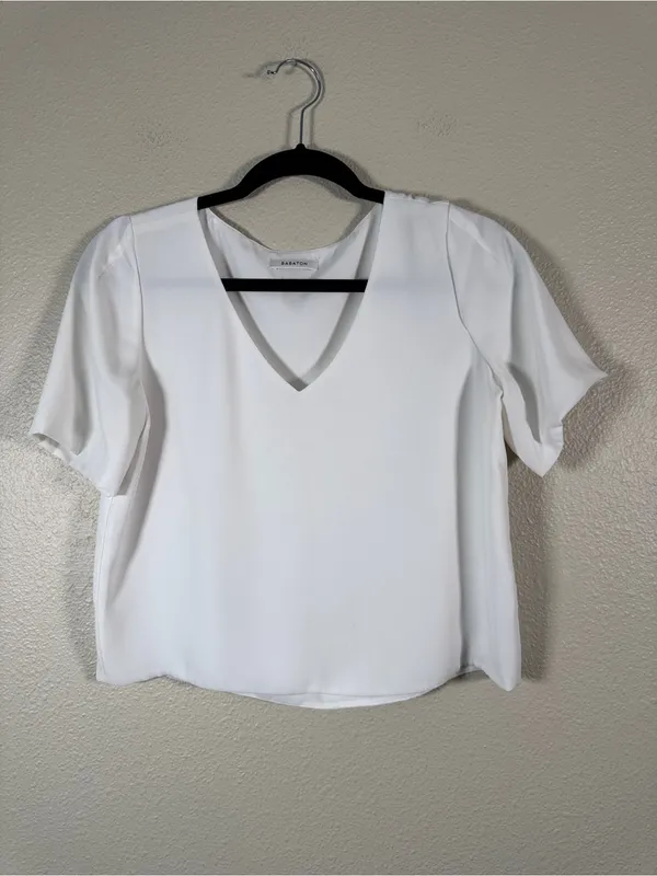 Babaton White Cropped V Neck Blouse Womens S Casual Basic Capsule Top Damaged - Image 10