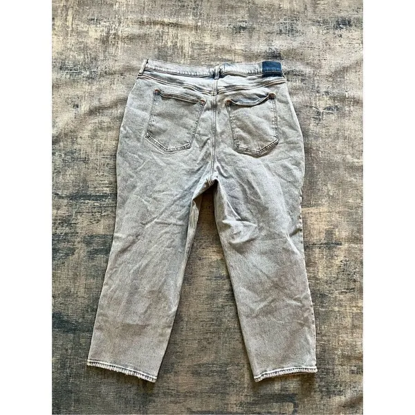 Abercrombie & Fitch Light Wash The Ankle Straight Ultra High Rise 34" / Size 18 - Image 2