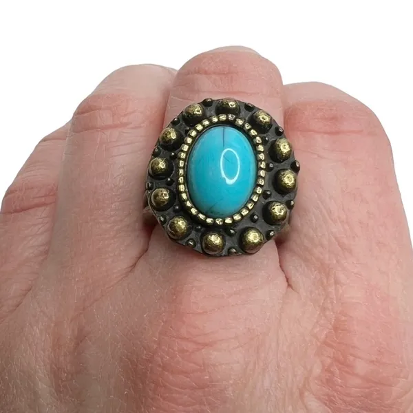 Faux Turquoise Oval Cabochon Antique Gold Tone Cocktail Ring - Image 7