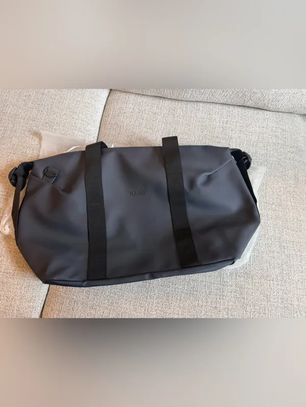 NWT Rains Hilo Weekend Overnight Bag size small waterproof Navy - Image 7