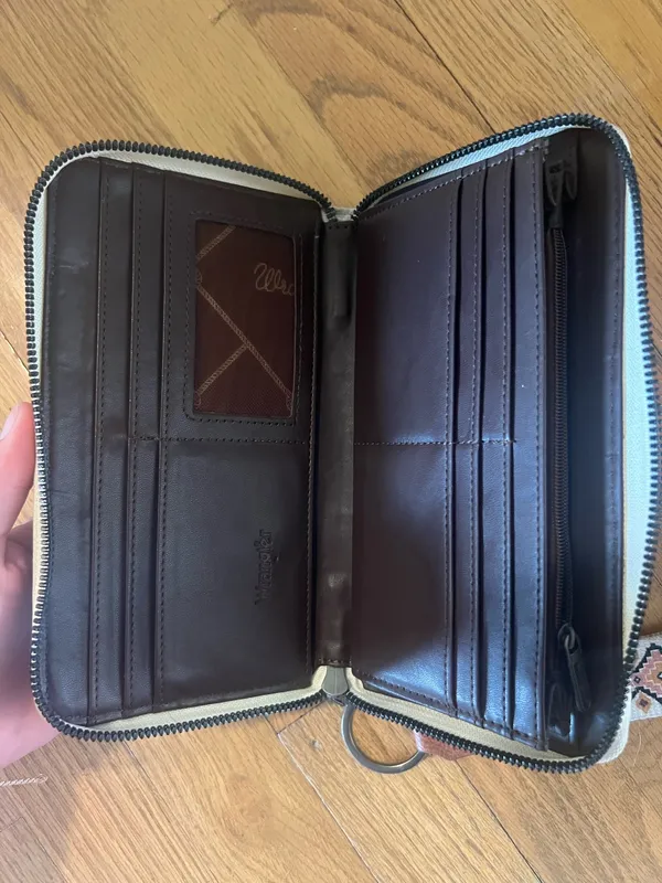 Matching Wrangler Wallet & Crossbody - Image 4
