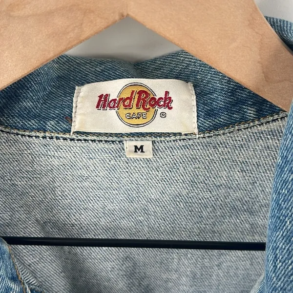 Hard Rock Cafe Singapore Medium Wash Blue Denim‎ Button Front Jacket - Image 5