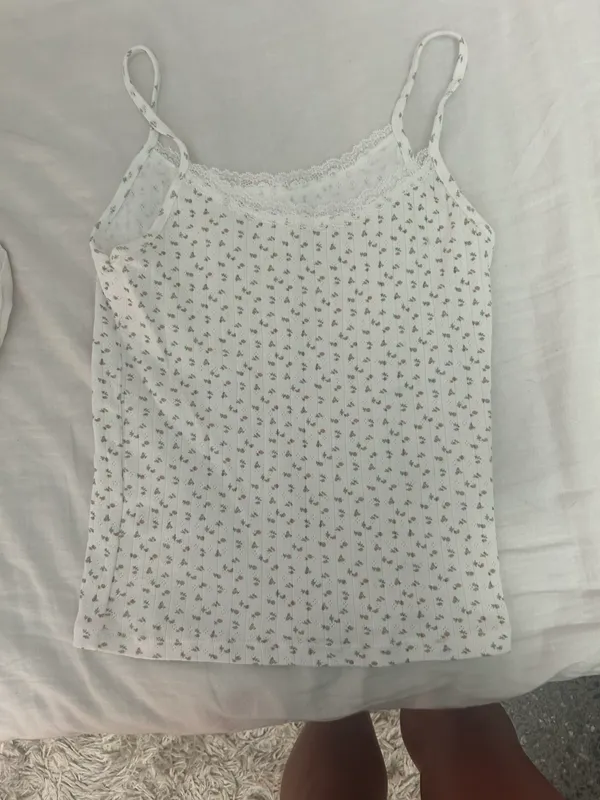 Brandy Melville Flower Tank - Image 5