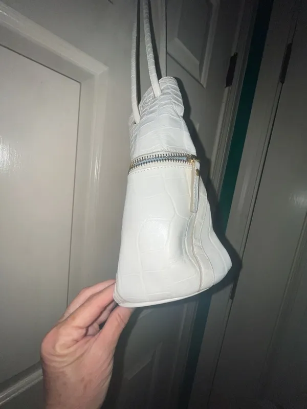 Brahmin White Croc Embossed Leather Bucket Bag - Image 4