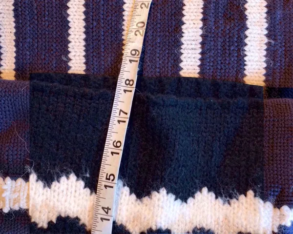 Altar'd State Geometric Fair Isle Cropped Sweater Black White Size M - Image 9